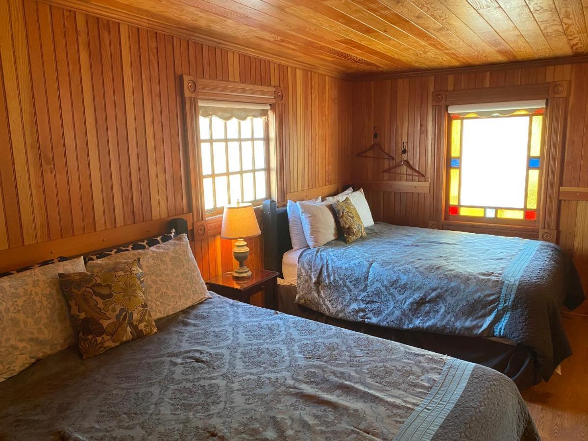 Whistling Winds Motel リンカーン・シティー エクステリア 写真
