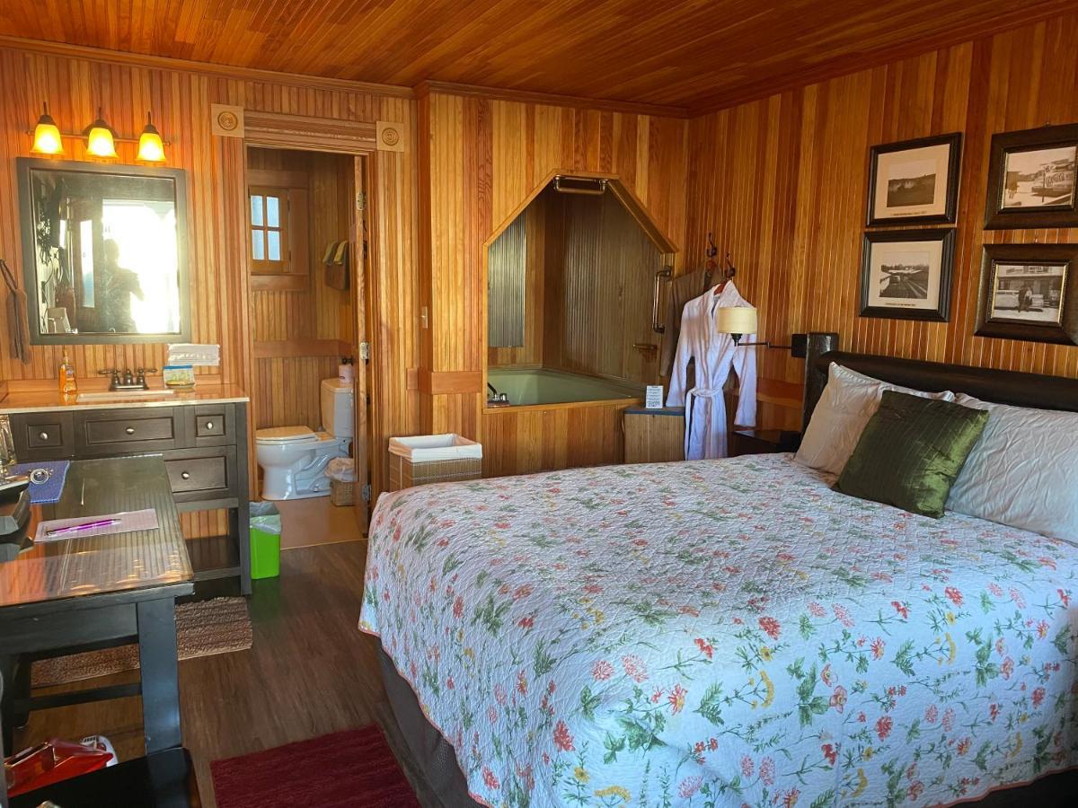 Whistling Winds Motel リンカーン・シティー エクステリア 写真