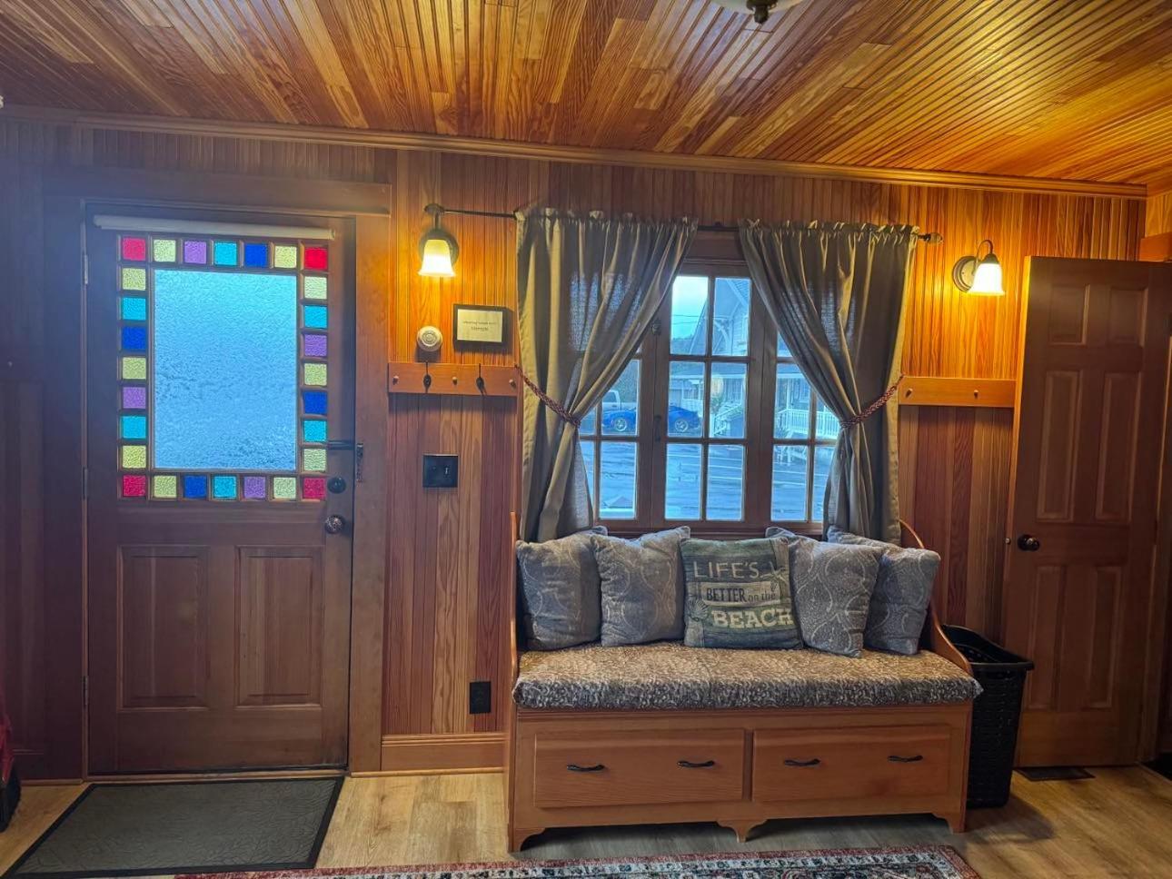 Whistling Winds Motel リンカーン・シティー エクステリア 写真
